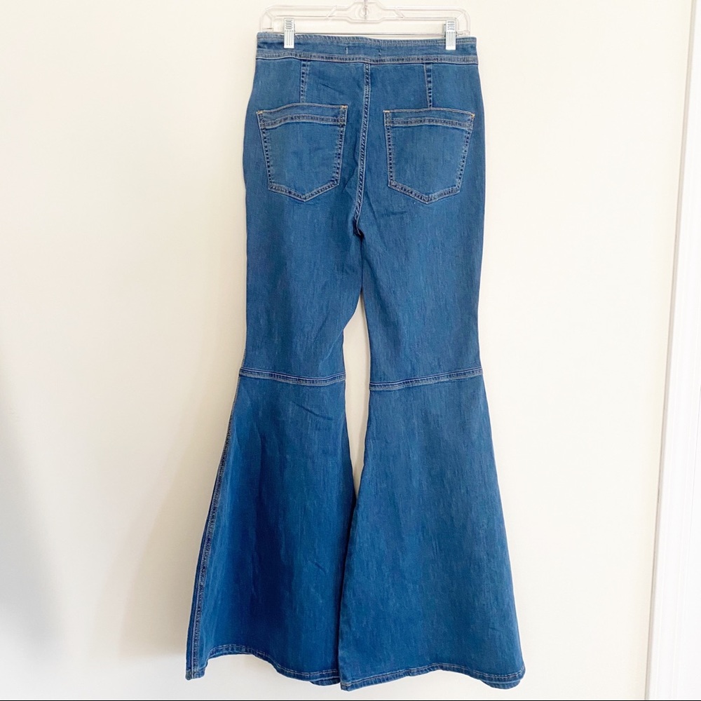 Free People know me better flare jeans - Picture 6 of 8